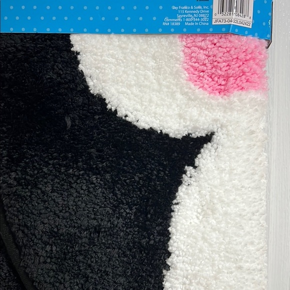 NIB Disney Minnie Mouse Bath Set in Black, White, and Pink - Picture 9 of 11